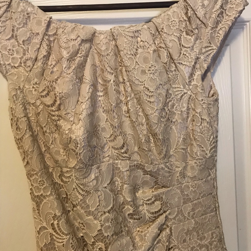 Cream lace formal dress. Size 8 - Picture 2 of 4